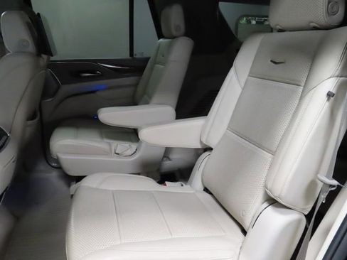 Certified 2023 Cadillac Escalade Premium Luxury Platinum image 19