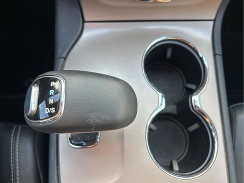 Used 2015 Jeep Grand Cherokee Limited w/ Luxury Group II image 33