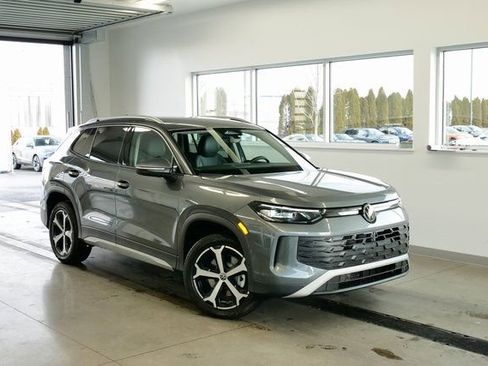 New 2026 Volkswagen Tiguan SE image 1