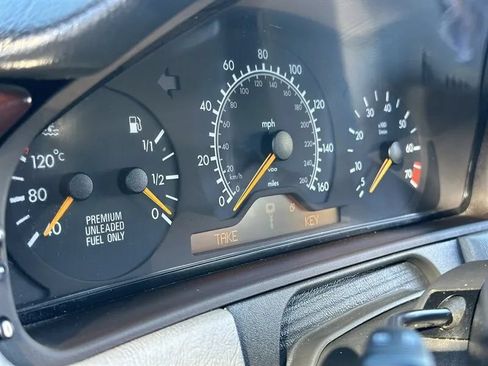 Used 1997 Mercedes-Benz E 320 Sedan image 38