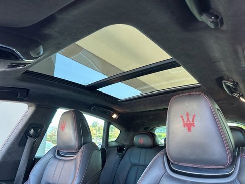 Certified 2022 Maserati Levante Modena image 15