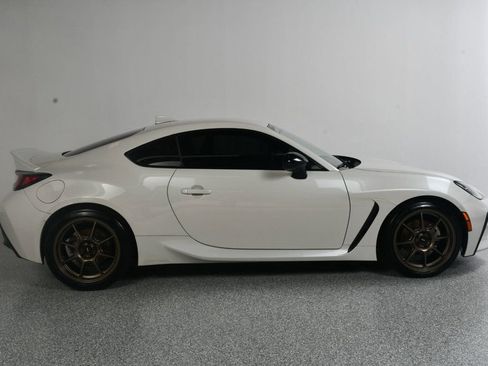 Used 2023 Toyota GR86 Premium image 4