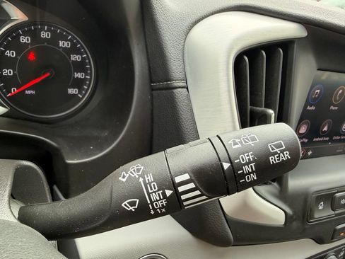 Used 2024 GMC Terrain SLE w/ Driver Convenience Package FWD image 24
