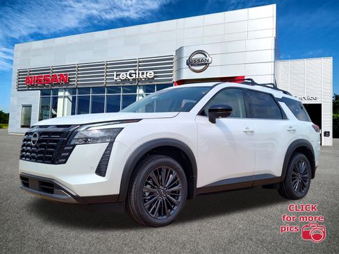 New 2026 Nissan Pathfinder SL w/ SL Premium Package FWD image 1