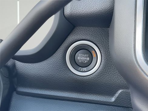 Used 2024 RAM 3500 Big Horn image 17