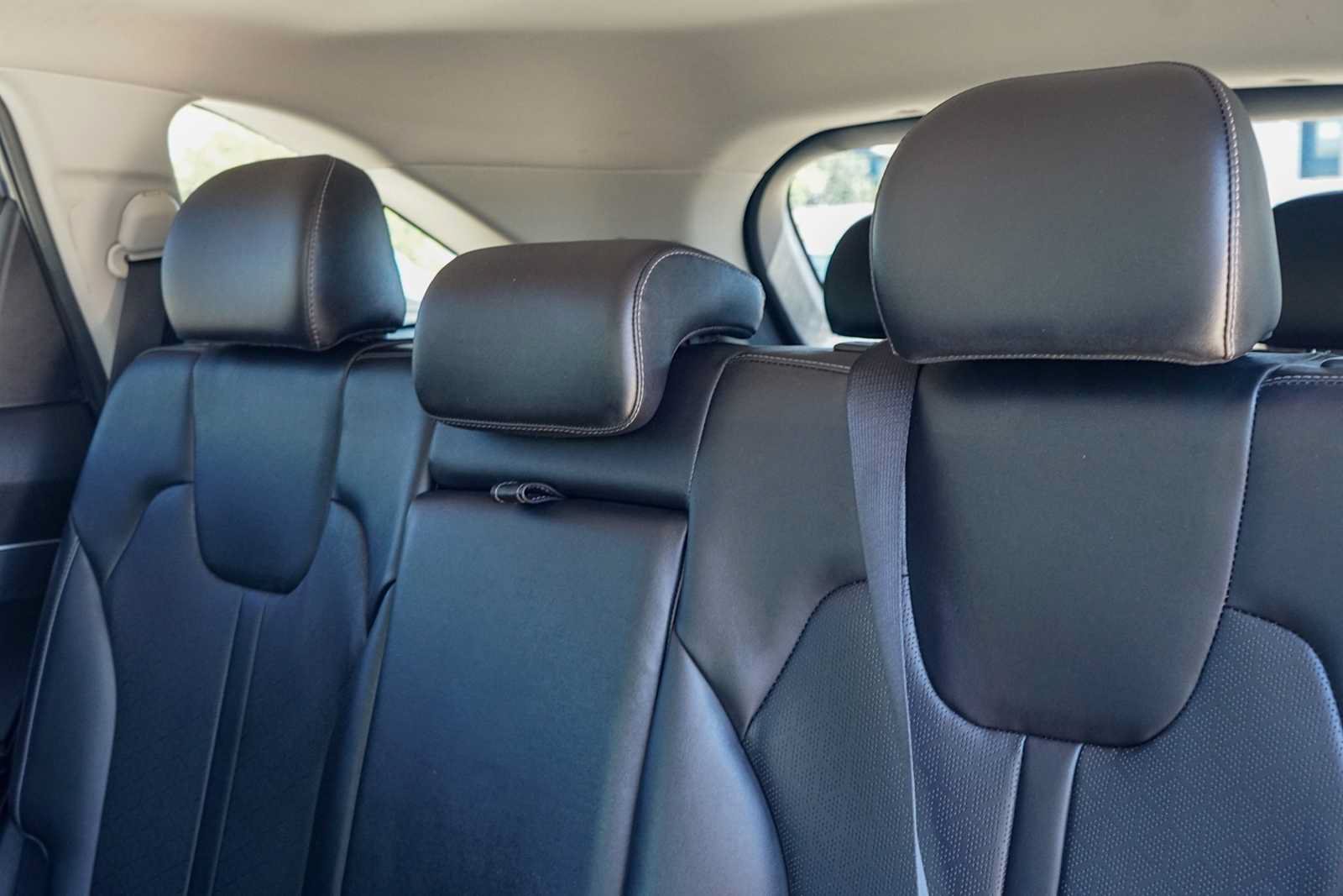 Used 2022 Kia Sorento S w/ Panoramic Sunroof Package FWD image 21