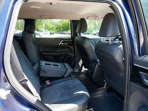 Used 2024 Mitsubishi Outlander SE AWD/4WD image 9