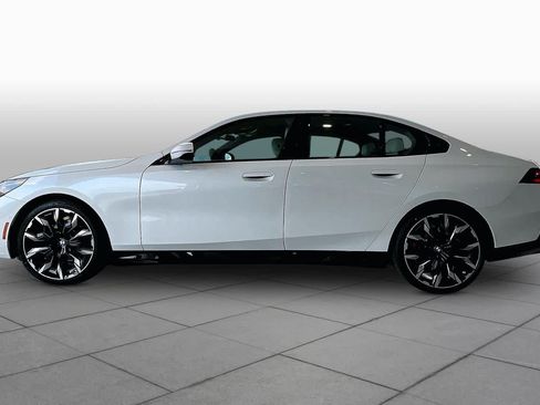 New 2027 BMW 530i w/ M Sport Package RWD image 13