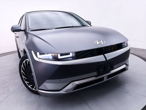 Used 2023 Hyundai Ioniq 5 Limited w/ Cargo Package AWD/4WD image 4