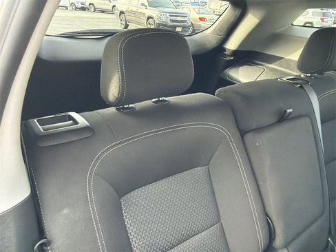 Used 2024 GMC Terrain SLE image 25