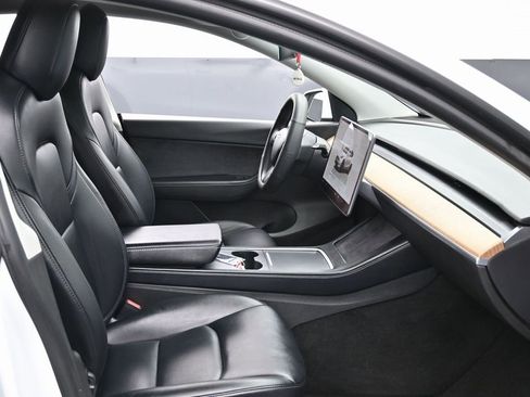 Used 2022 Tesla Model Y Performance image 39