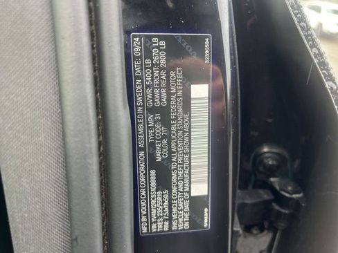 Used 2025 Volvo XC60 B5 Plus image 13