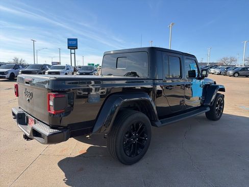 Used 2023 Jeep Gladiator Overland image 7