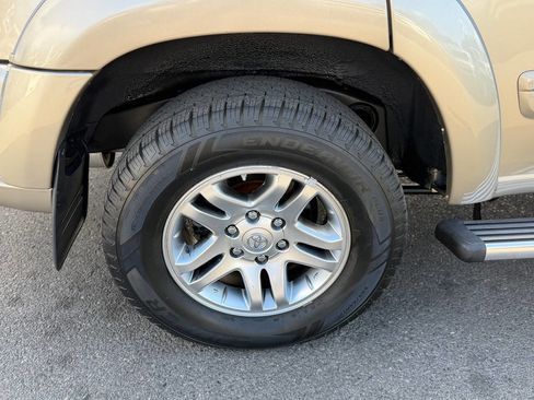 Used 2005 Toyota Sequoia SR5 RWD image 38