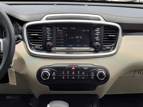 Used 2020 Kia Sorento LX AWD/4WD image 21