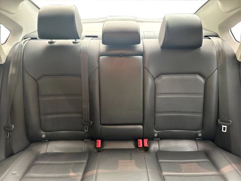 Used 2019 Volkswagen Passat 2.0T Wolfsburg FWD image 17