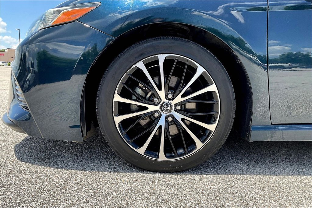 Used 2019 Toyota Camry SE FWD image 27