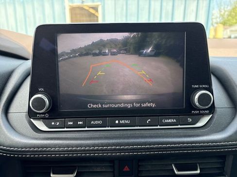 Used 2023 Nissan Rogue S AWD/4WD image 15