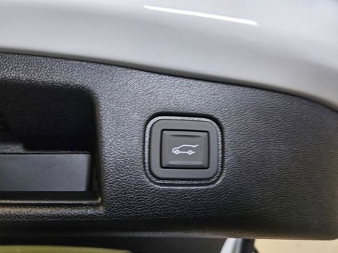 New 2025 Chevrolet Blazer EV LT AWD/4WD image 13