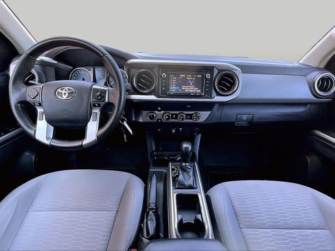 Used 2019 Toyota Tacoma SR5 AWD/4WD image 16