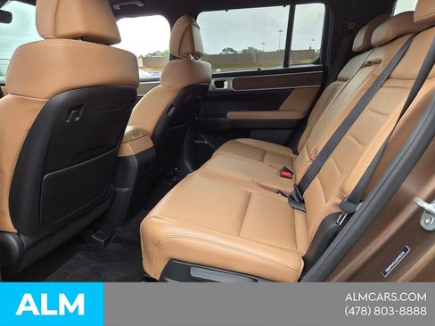 Used 2025 Hyundai Santa Fe Limited FWD image 5