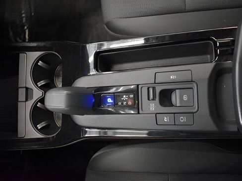 Used 2023 Toyota Prius LE image 30