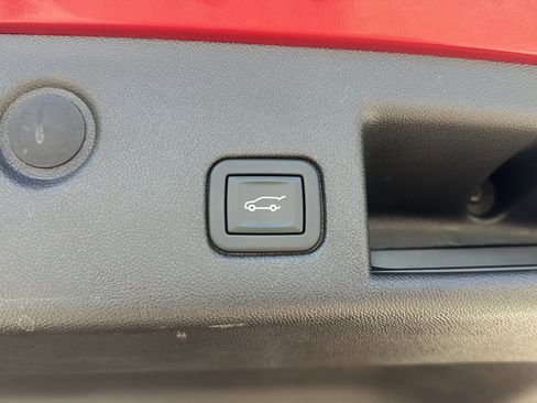 Used 2023 Chevrolet Equinox LT AWD/4WD image 25