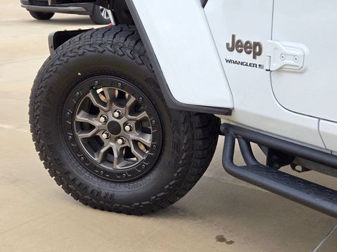 Used 2023 Jeep Wrangler Unlimited Rubicon 392 w/ Trailer Tow Package AWD/4WD image 36