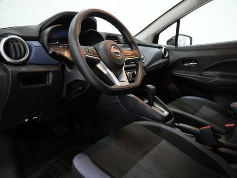 Used 2025 Nissan Versa SV FWD image 10