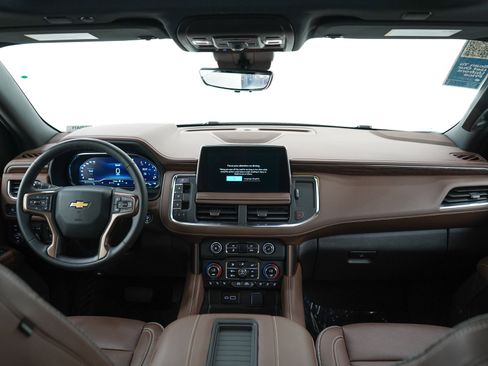 Used 2023 Chevrolet Suburban High Country AWD/4WD image 15
