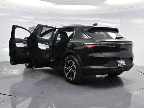 Used 2026 Chevrolet Equinox EV LT FWD image 55