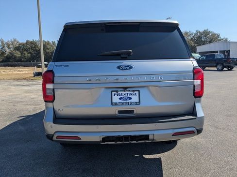 Certified 2022 Ford Expedition XLT image 6