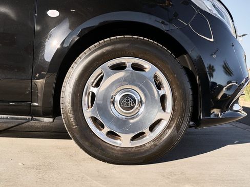 Used 2021 Mercedes-Benz Metris Passenger w/ Premium Safety Package image 10