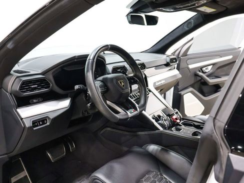Used 2020 Lamborghini Urus image 26