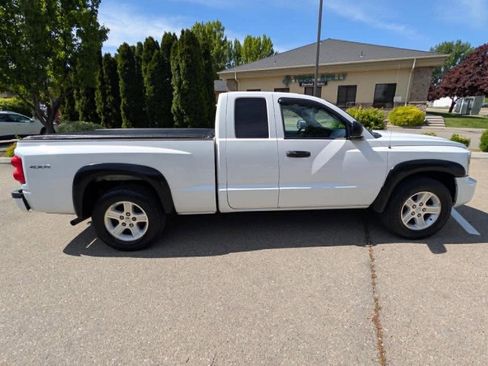Used 2011 Dodge Dakota Big Horn w/ Trailer Tow Group AWD/4WD image 6