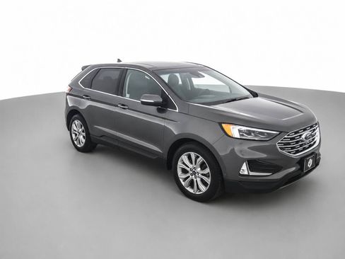 Used 2019 Ford Edge Titanium w/ Equipment Group 301A AWD/4WD image 3
