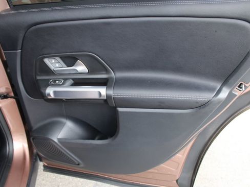 Used 2022 Mercedes-Benz GLB 250 4MATIC image 53