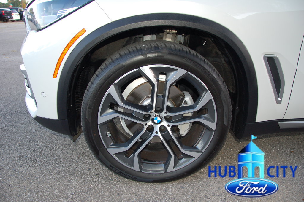 Used 2023 BMW X5 xDrive40i w/ Premium Package AWD/4WD image 9
