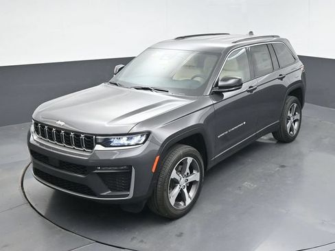 New 2026 Jeep Grand Cherokee Limited RWD image 36