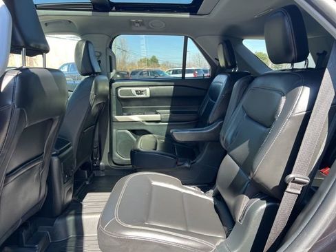 Used 2023 Ford Explorer XLT w/ Equipment Group 202A image 18