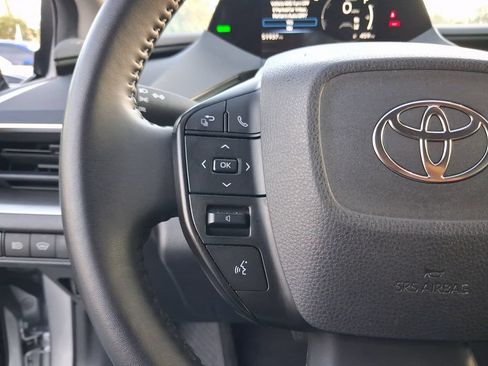 Used 2025 Toyota Prius LE FWD image 19