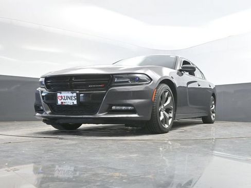 Used 2015 Dodge Charger SXT RWD image 47