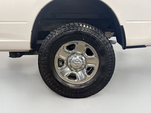 Used 2017 RAM 2500 Tradesman w/ Chrome Appearance Group image 11