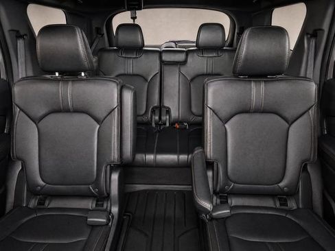 Certified 2024 Honda Pilot TrailSport image 15