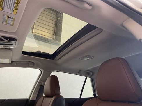 Used 2025 Subaru Outback Touring XT image 12