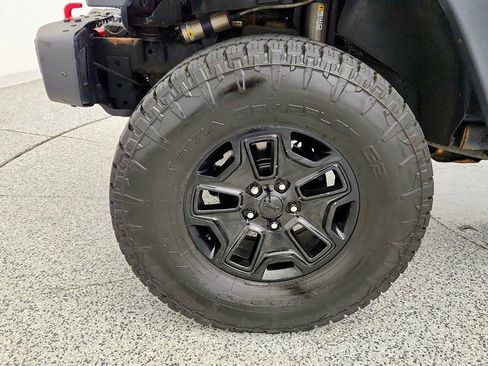 Used 2016 Jeep Wrangler Unlimited Rubicon AWD/4WD image 9
