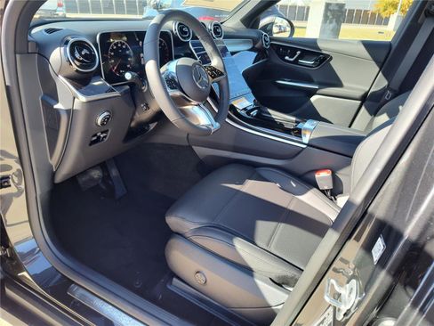 New 2026 Mercedes-Benz GLC 300 image 2