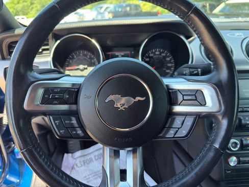 Used 2018 Ford Mustang GT RWD image 19