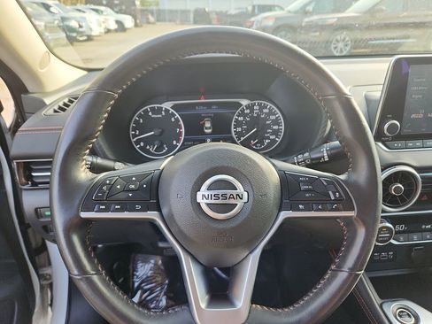 Used 2020 Nissan Sentra SR w/ Lighting Package FWD image 18