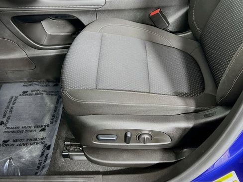 Used 2023 GMC Acadia SLE w/ Driver Convenience Package image 18